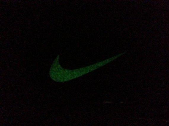 Glow in the Dark Nike Logo - Nike Lebron 10 “Dunkman”