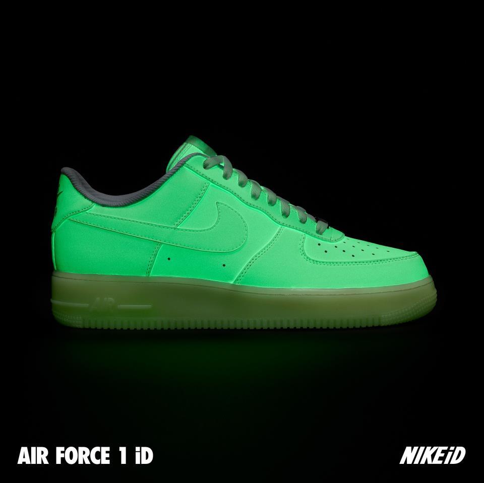 Glow in the Dark Nike Logo - Glow In The Dark Green Air Force Nike Sneakersée des