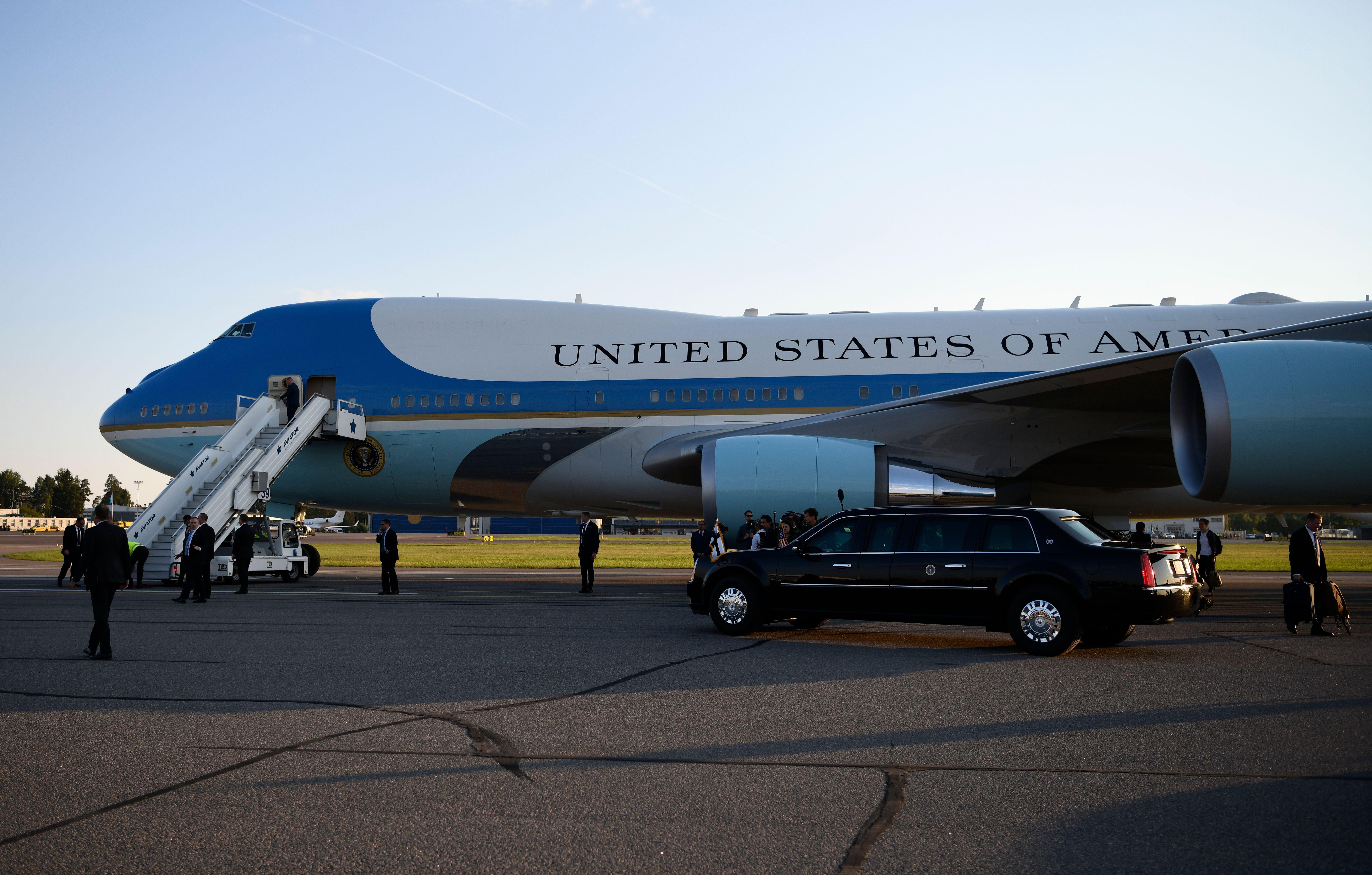 Air Force Plane with Logo - Trump Wants to Redesign Air Force One. Here's Why It's Blue | Time
