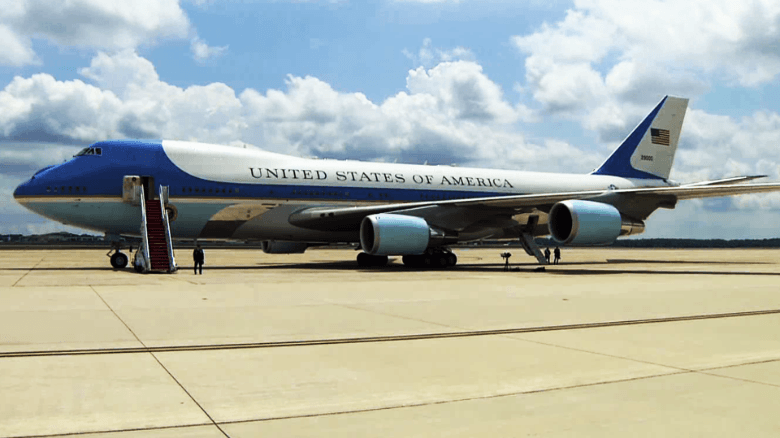 Air Force Plane with Logo - The new Air Force One