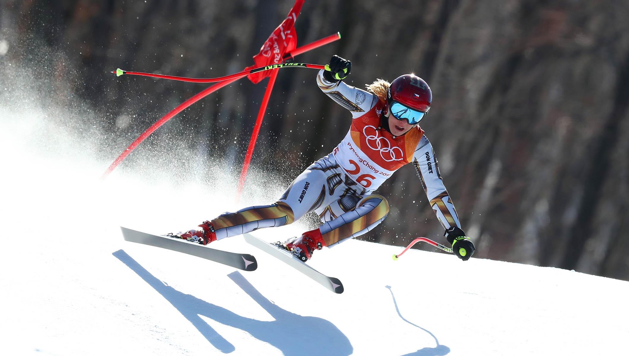 Snow Skier Logo - Alpine Skiing Olympic Sport