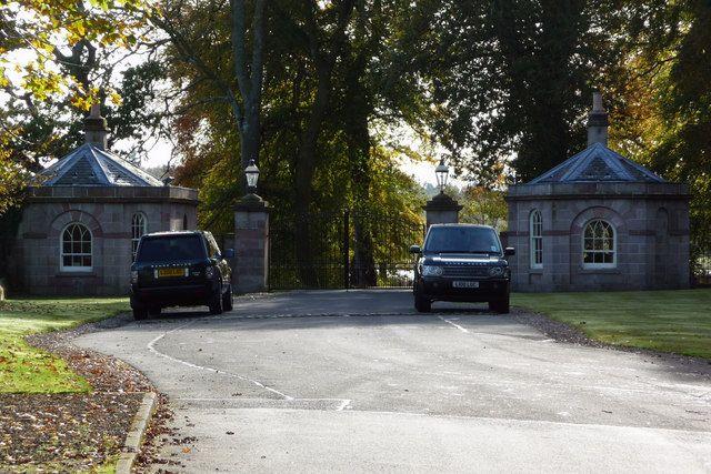 Loch Lomond Golf Club Logo - Lodges Lomond Golf Club © Phil Champion - Geograph Britain