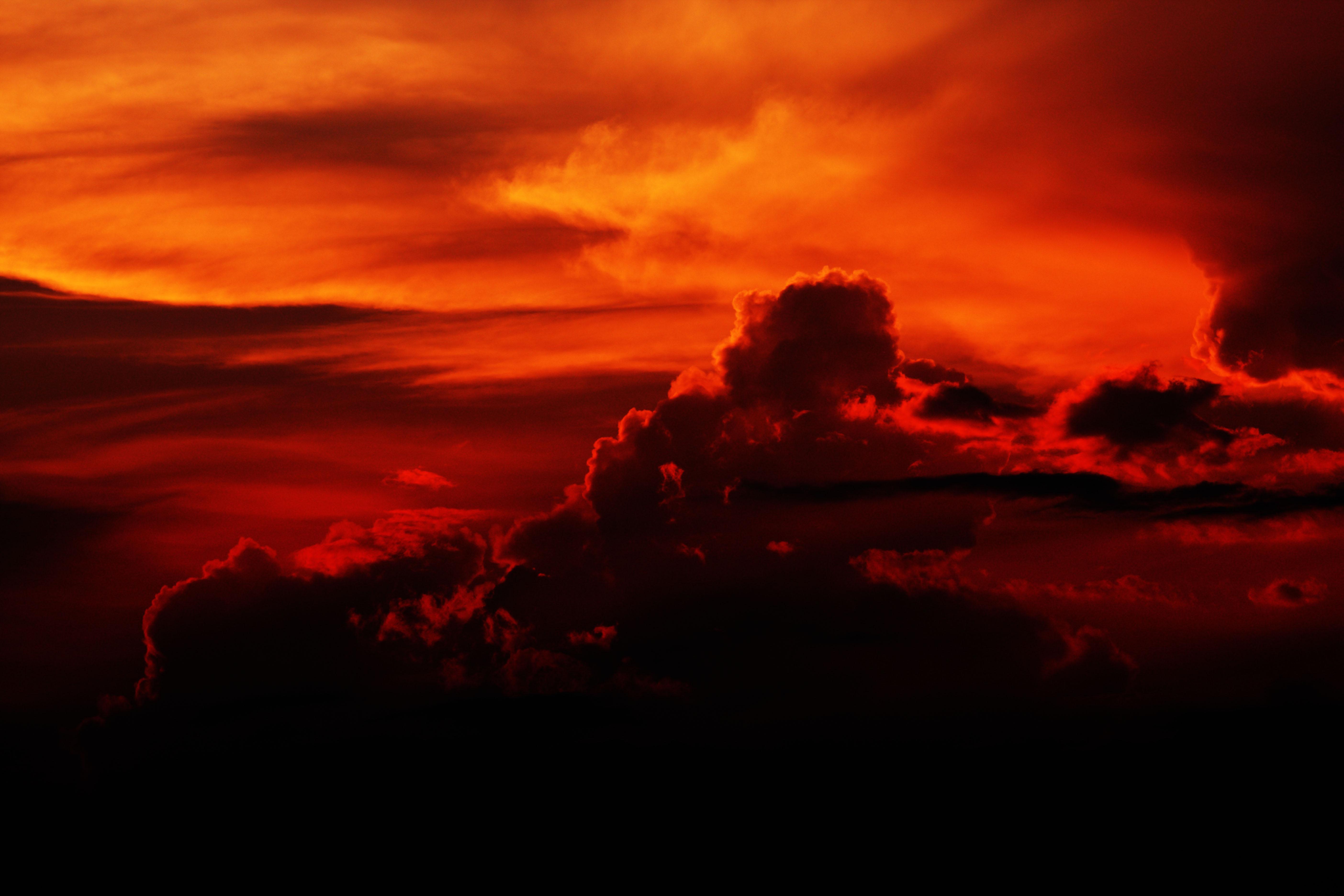 Dark Red Cloud Logo - Yun Free Stock Photos : No. 10673 The sunset clouds [Japan / Tokyo]