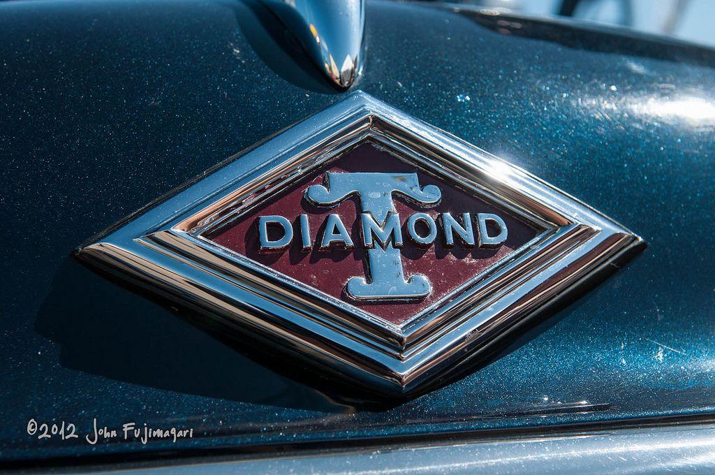 Diamond T Logo - Diamond T