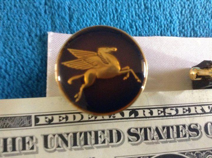 Oil Company Pegasus Logo - Rare Logo Mobil Oil Company Pegasus Horse Mens Cufflinks Gold Tone