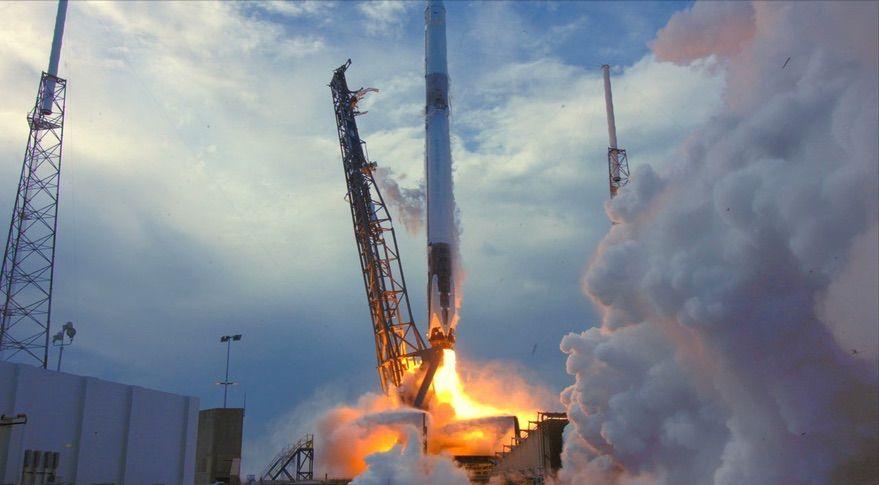 Dragon Falcon 9 Logo - Experiment issue delays Dragon launch to the ISS - SpaceNews.com