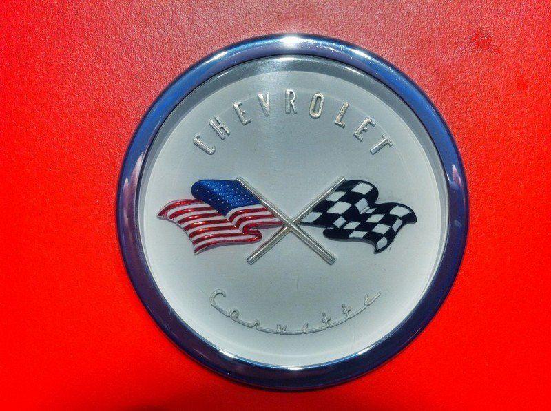 First Corvette Logo - Evolution Of The Corvette And The Crossed Flags Logo | Top Speed