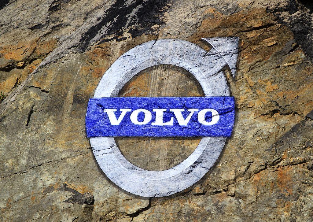 Volvo Logo - File:Volvo Logo.jpg - Wikimedia Commons