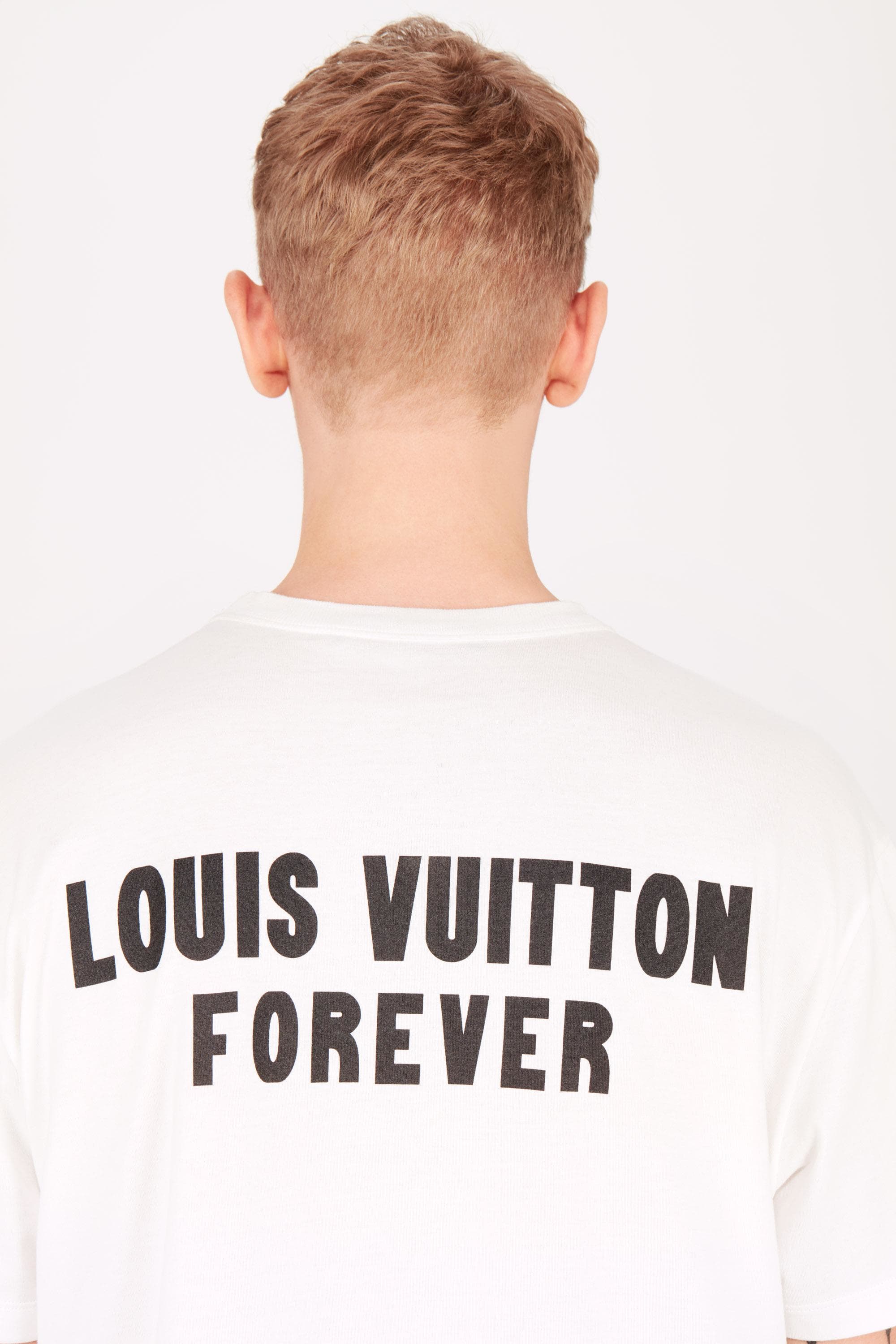 Louis Vuitton LV Logo - UPSIDE DOWN LV LOGO POCKET TEE TO WEAR. LOUIS VUITTON ®