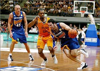 West Sydney Razorbacks Logo - The Basketball Professor: Sam Mackinnon - West Sydney Razorbacks