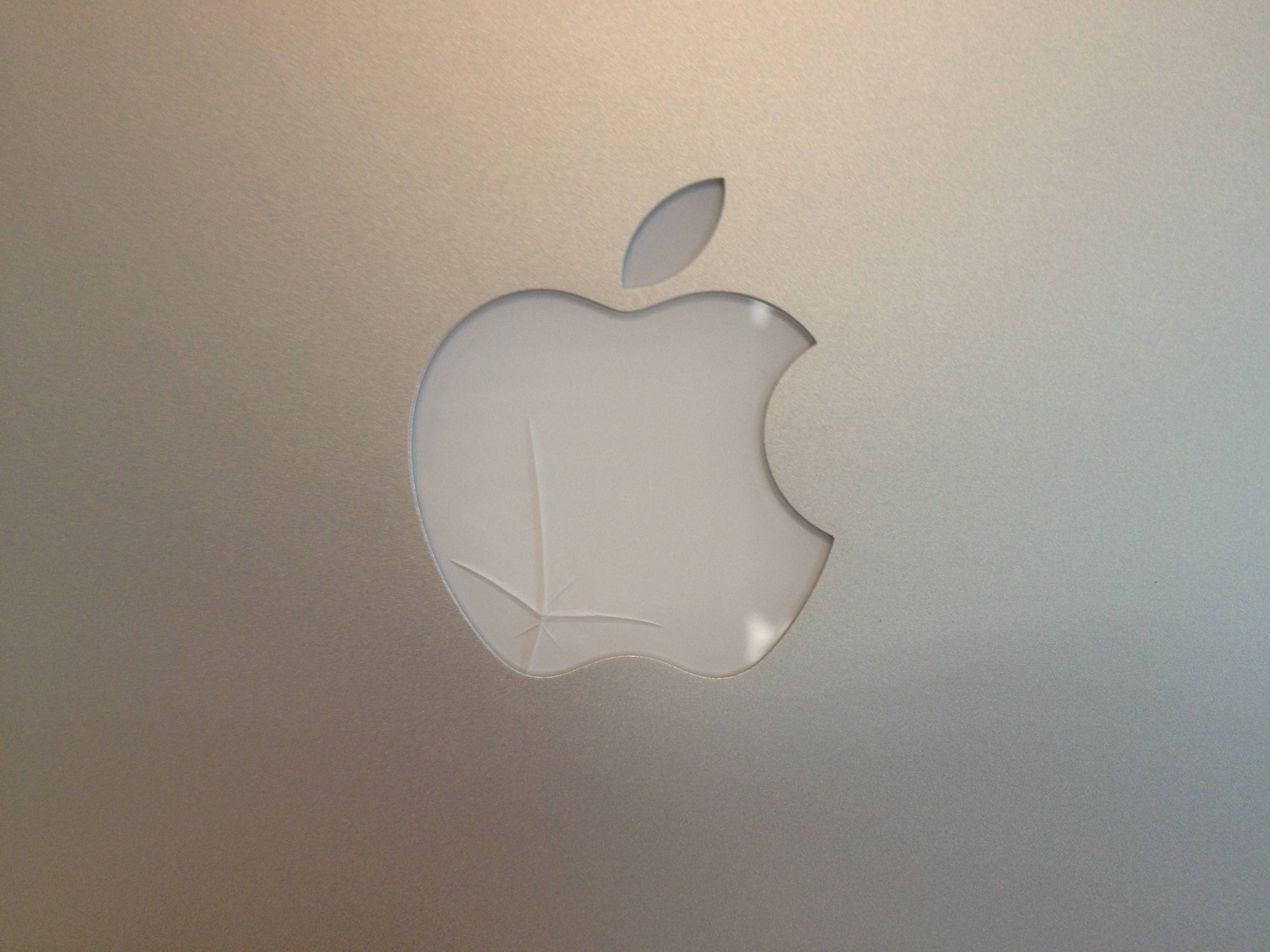 Different Apple Logo - The Apple light on my Macbook is damaged, could this damage