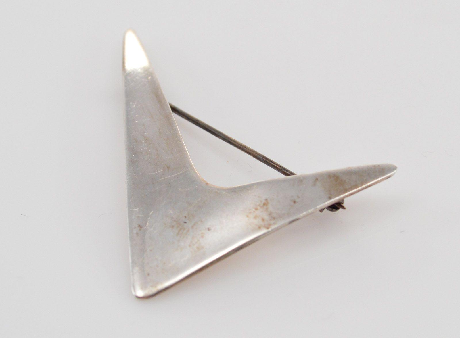 That Has 2 Silver Boomerangs Logo - 6g Solid Silver Boomerang Modern Signed with Artist Initials ...