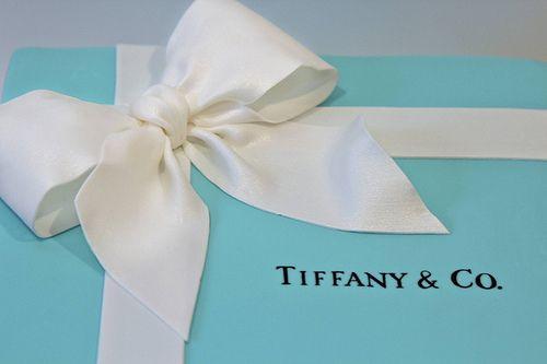 Tiffany Box Logo - Tiffany & Co gift box cake - a photo on Flickriver