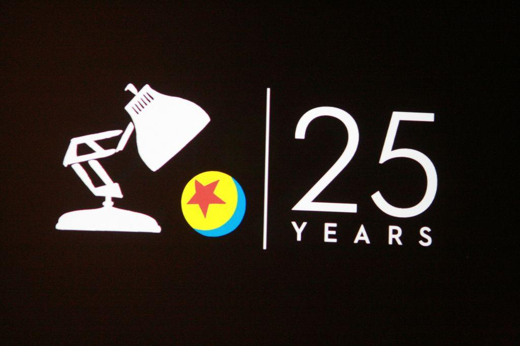 Pixar Lamp Logo - Pixar 25th Anniversary Logo | colonelchi | Flickr