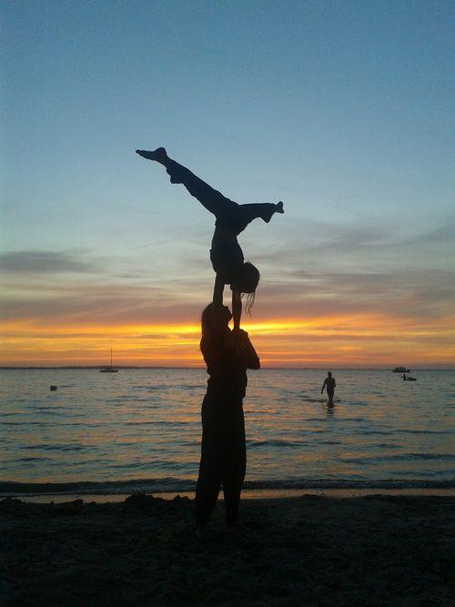 Hanstand Sunset Google Logo - Image about handstand in tumblr by valle sanz sanchez