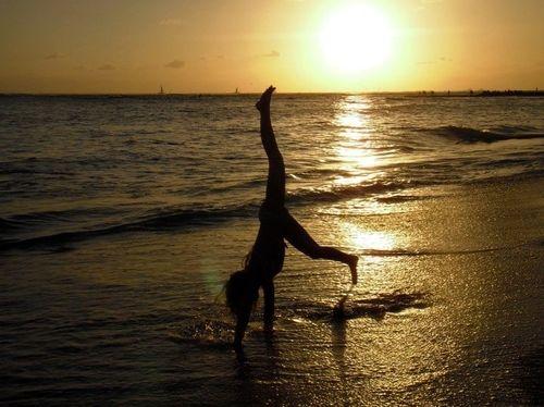 Hanstand Sunset Google Logo - beach, girl, handstand, hawaii, sunset - inspiring picture on Favim.com