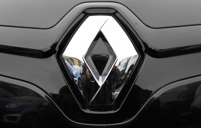 Silver Diamond Shaped Car Logo - Renault, Mercedes recall vans for faulty brake lines | Reuters