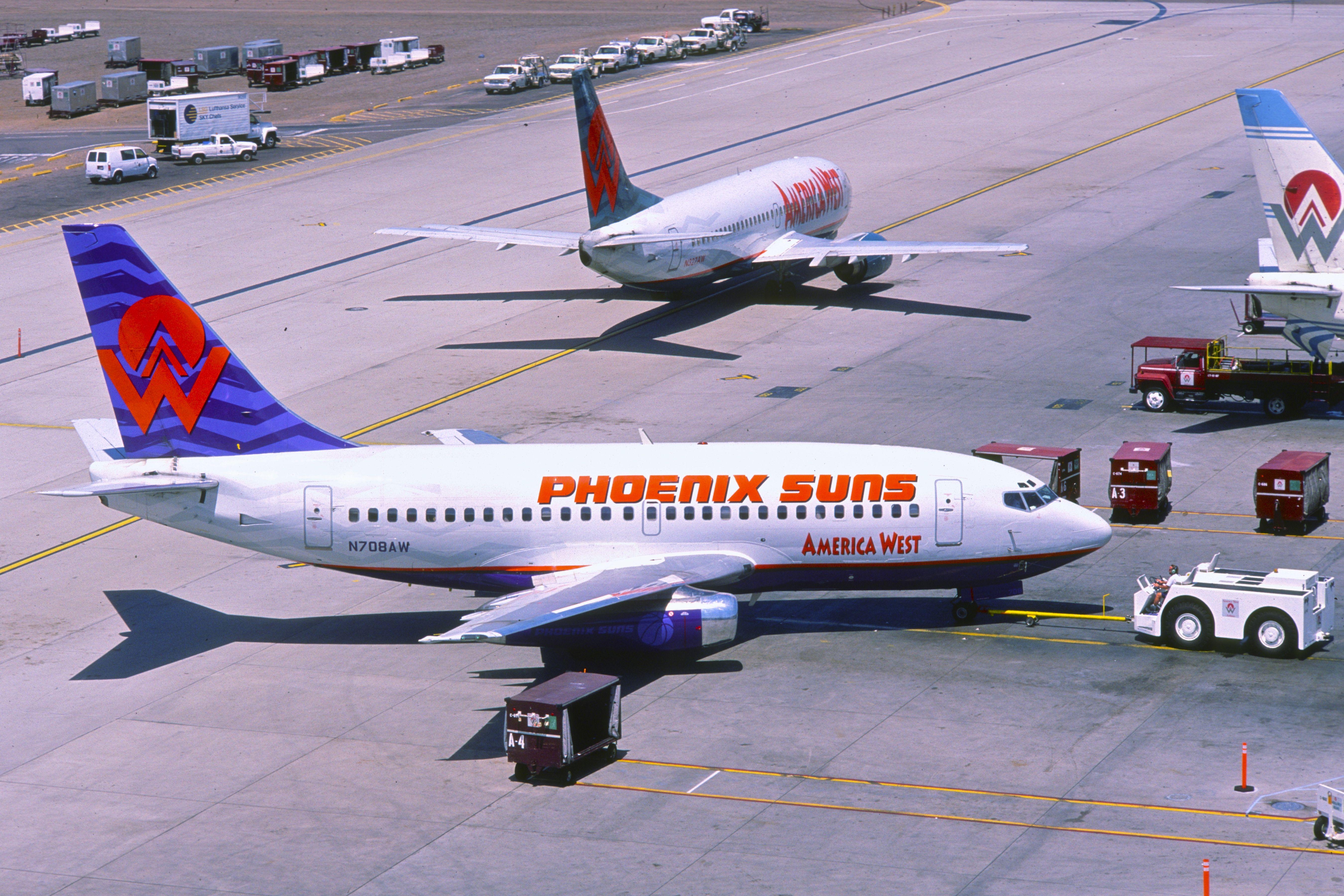 American West Airline Logo - File:America West Airlines Boeing 737-112; N708AW@PHX, April 1997 ...