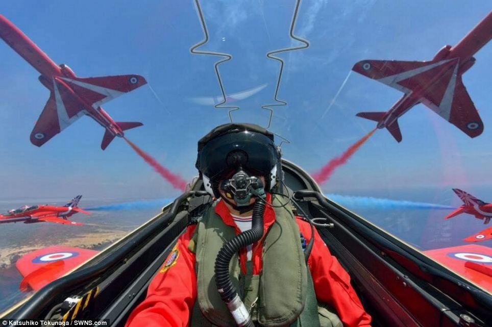 Blue Arrow Red Arrow Logo - Red Arrow selfies show pilots performing manoeuvres at 600mph ...