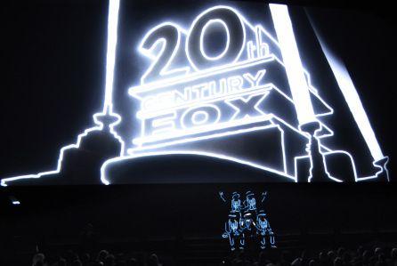 Old 20th Century Fox Logo - 20th Century Fox At CinemaCon: 'Snatched', 'Alien: Covenant ...