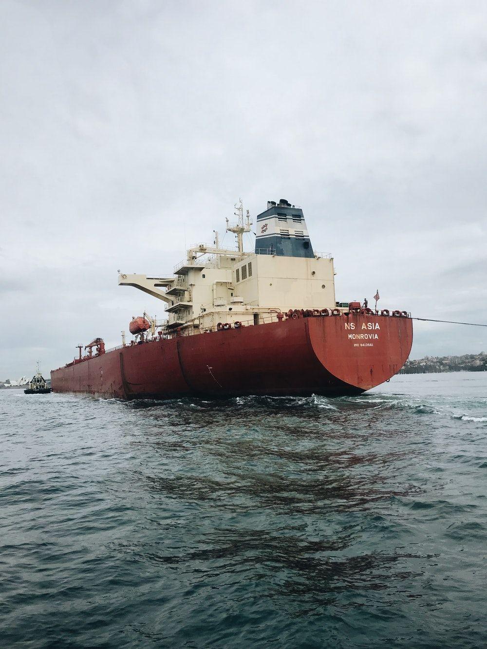 Red and White Ship Logo - Tanker Pictures | Download Free Images on Unsplash