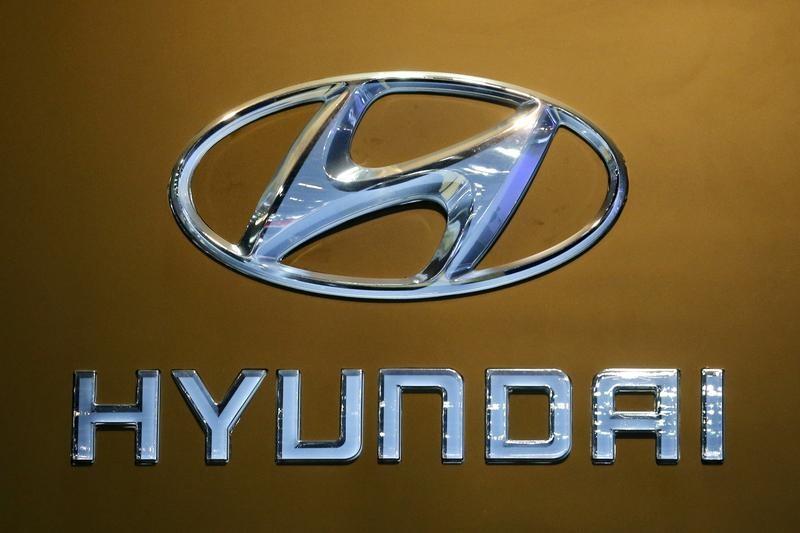 Czech Car Logo - Hyundai's Czech car workers get big pay rise as labor market ...