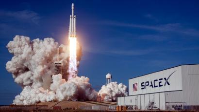 SpaceX Falcon 9 Heavy Logo - SpaceX's Falcon Heavy rocket is the envy of China and Europe. Why ...