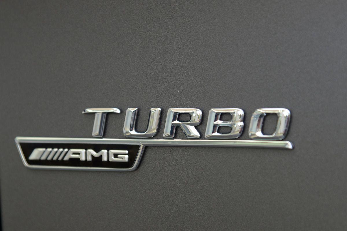 Шильдики логотипы. Шильдик v6 Turbo Mercedes. AMG логотип. AMG Turbo. Шильдик эмблема турбо.