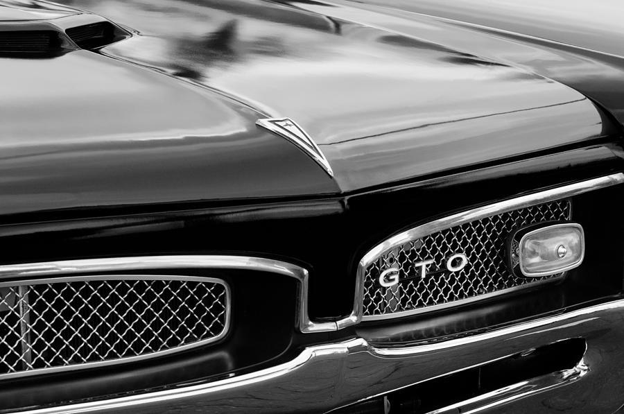 Pontiac GTO Logo - 1967 Pontiac Gto Grille Emblem Photograph by Jill Reger