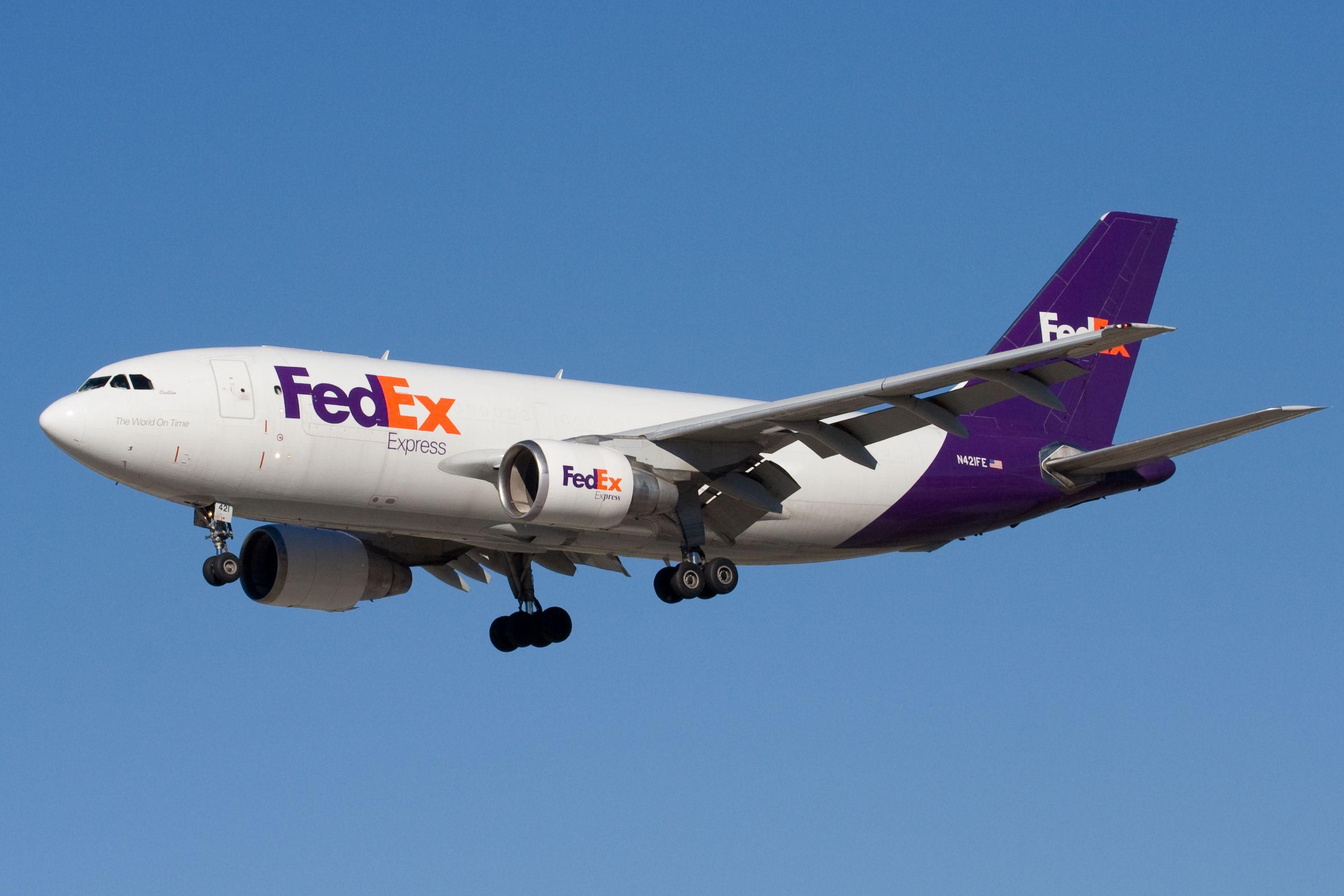 Groumd Federal Express Logo - FedEx Express & Ground ServicesParcel Room