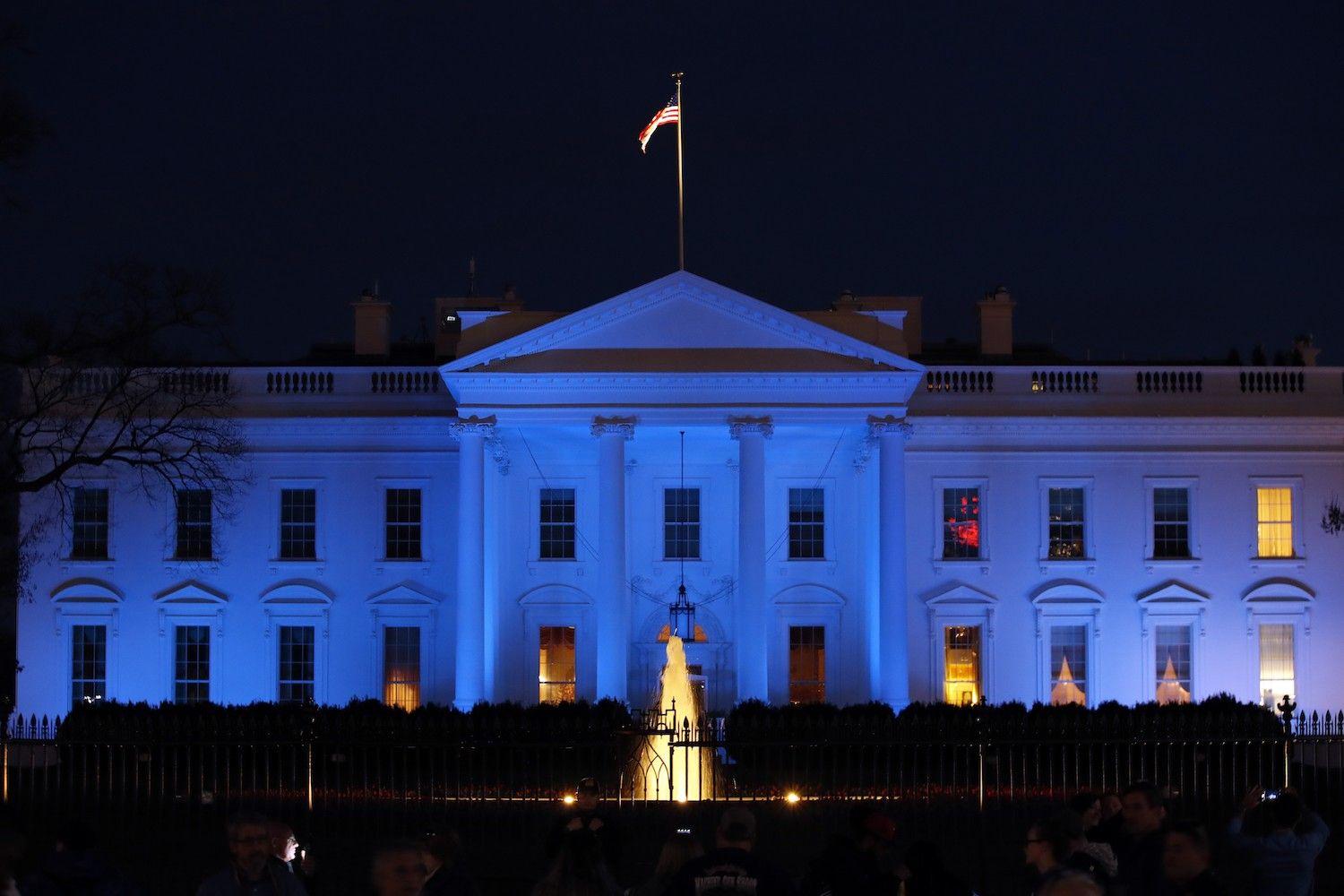 White House with Blue Logo - Trump to light White House in blue Monday night to honor fallen ...