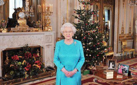 Buckingham Palace Christmas Logo - Merry Britmas! 12 ways to have a full-fat British Christmas