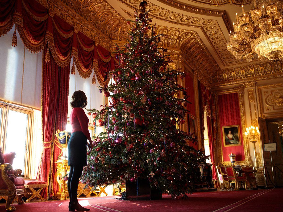 Buckingham Palace Christmas Logo - Step Inside the Royal Family's Private Christmas World