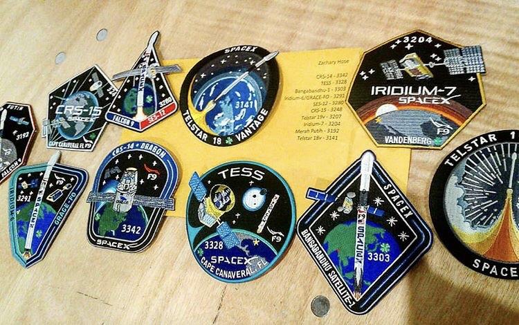 10 Mission SpaceX Logo - Zackey awarded 10 mission patches for his successful rocket launches ...