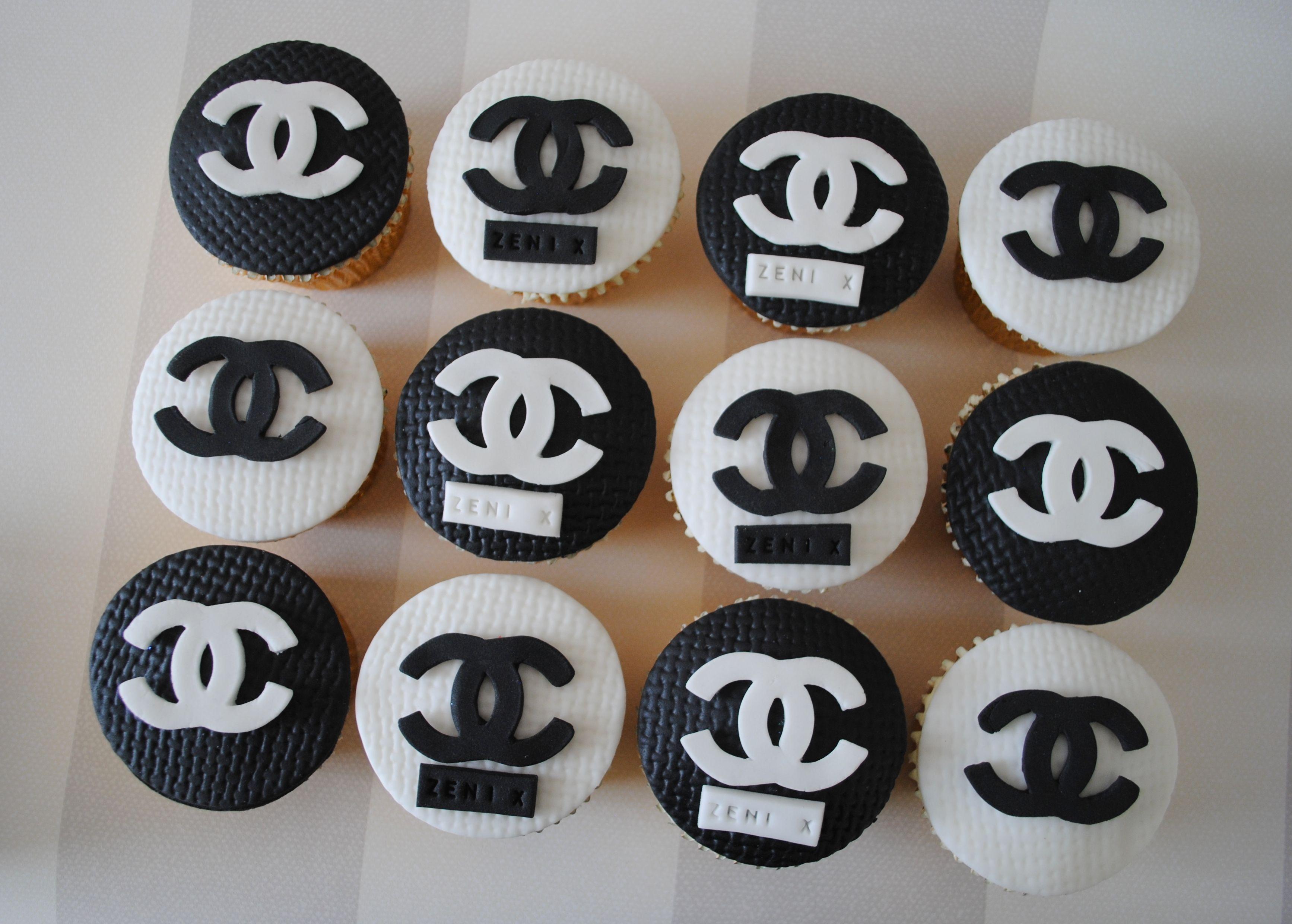 Black and White Chanel Logo - Miss Cupcakes» Blog Archive » Black and white Chanel birthday boxset(12)