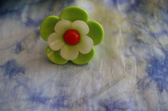 90s Green Flower Logo - Vintage 90s Adorable Chunky Plastic Lime Green Flower Ring with ...