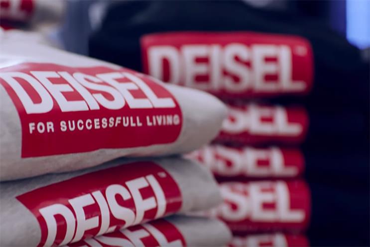 Diesel Logo - Diesel secretly launches new logo for 'fake' store ahead of New York