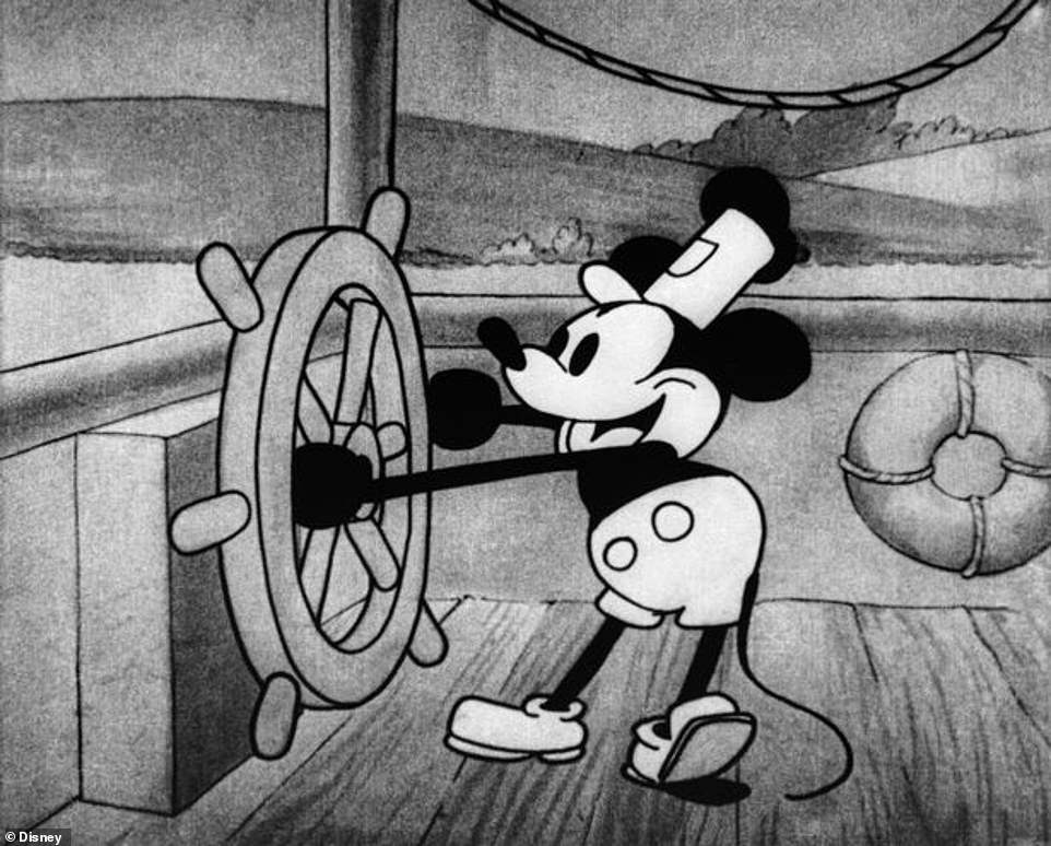 Old Mickey Mouse Logo - Mickey Mouse is 90-years-old unseen Walt Disney sketches released ...
