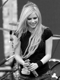 Avril Lavigne Black and White Logo - 297 best Avril lavigne images on Pinterest in 2018 | Avril lavigne ...