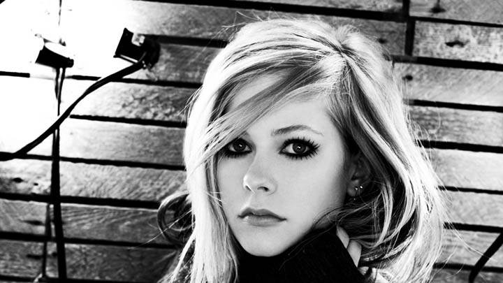 Avril Lavigne Black and White Logo - Avril Lavigne Black & White Cute Face Closeup Wallpaper