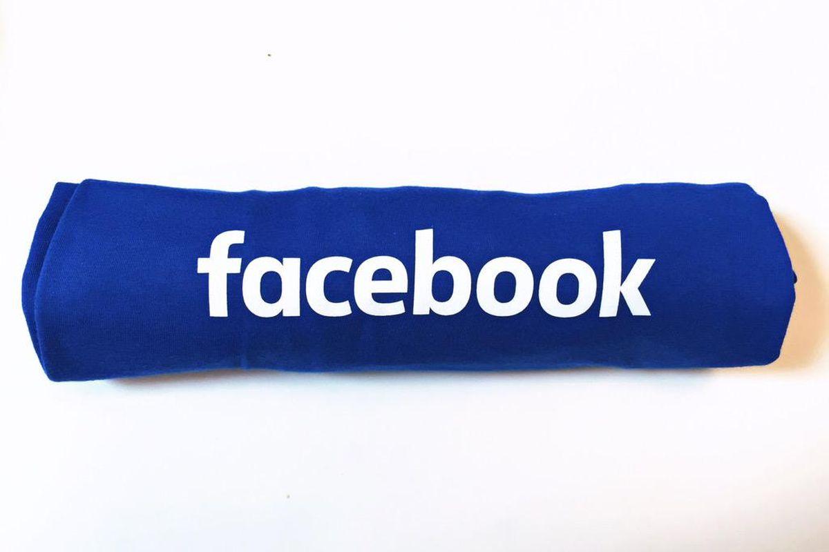 Old Facebook Logo - Facebook's new logo is even more generic than the old one