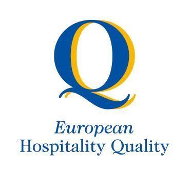 Quality Q Logo - مدیریت کیفیت جامع در صنعت هتلداری | p30n.ir