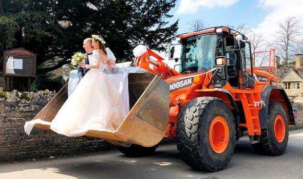 Warning Earth Diggers Company Logo - JCB driver and bride arrive at wedding in a DIGGER. UK. News