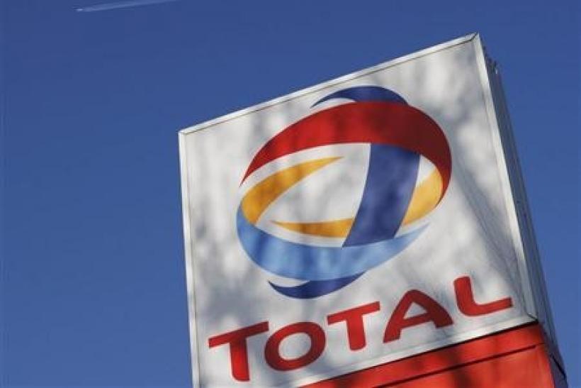 Total Oil Company Logo - French Oil Company Total Halts Project With Russia's Lukoil Over