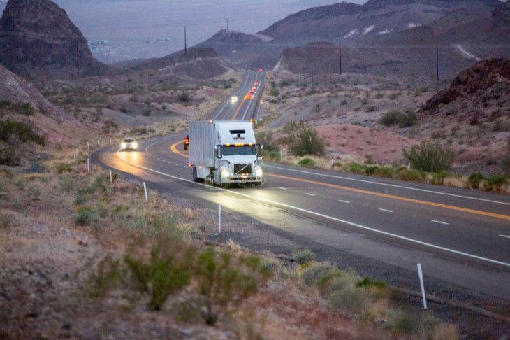 Uber Semi Truck Logo - Uber self-driving trucks are now moving cargo for Uber Freight ...