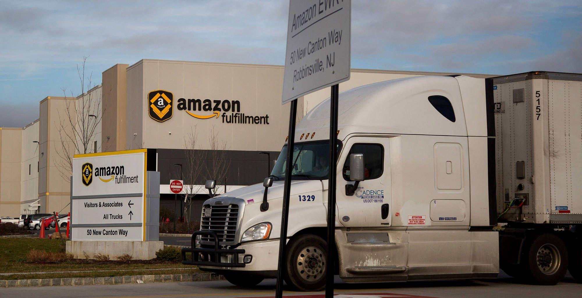 Uber Semi Truck Logo - Amazon Looks to Develop an Uber-Like App for Booking Truck Freight - WSJ