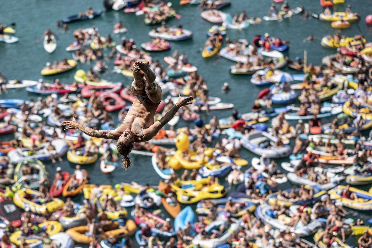 Toy Boat Red Bull Logo - Divers take the plunge in the 2018 Red Bull Cliff Diving World ...