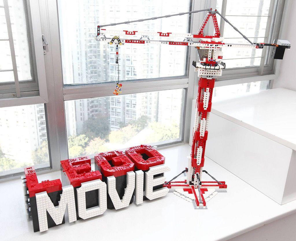 Crane Red Logo - The LEGO Movie - Building Crane (Red & white version) | Flickr