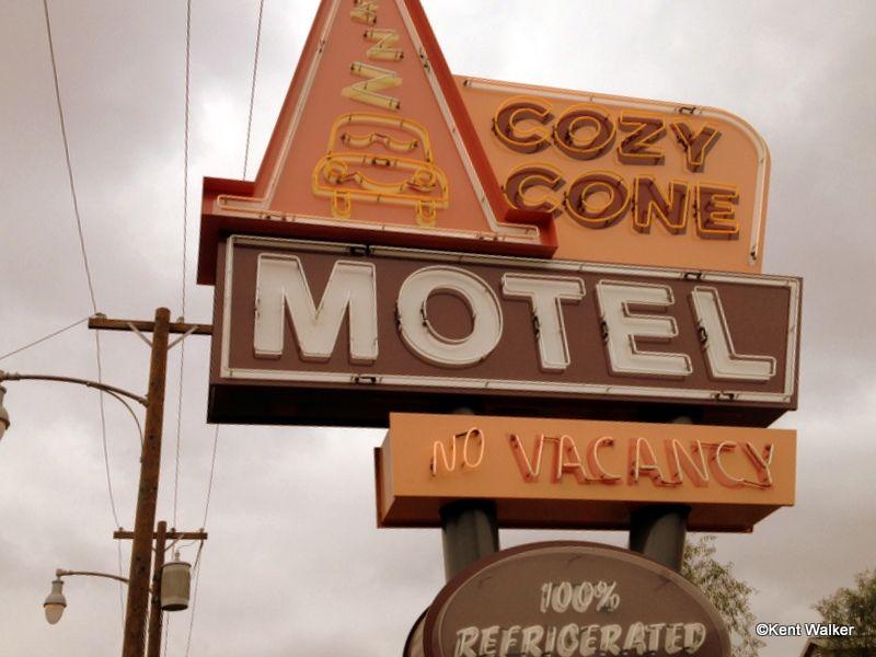 Cozy Cone Logo - Guest Review: Cozy Cone Motel in Disney California Adventure | the ...
