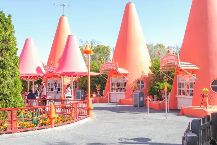 Cozy Cone Logo - Cozy Cone Motel Review. CA Adventure Dining